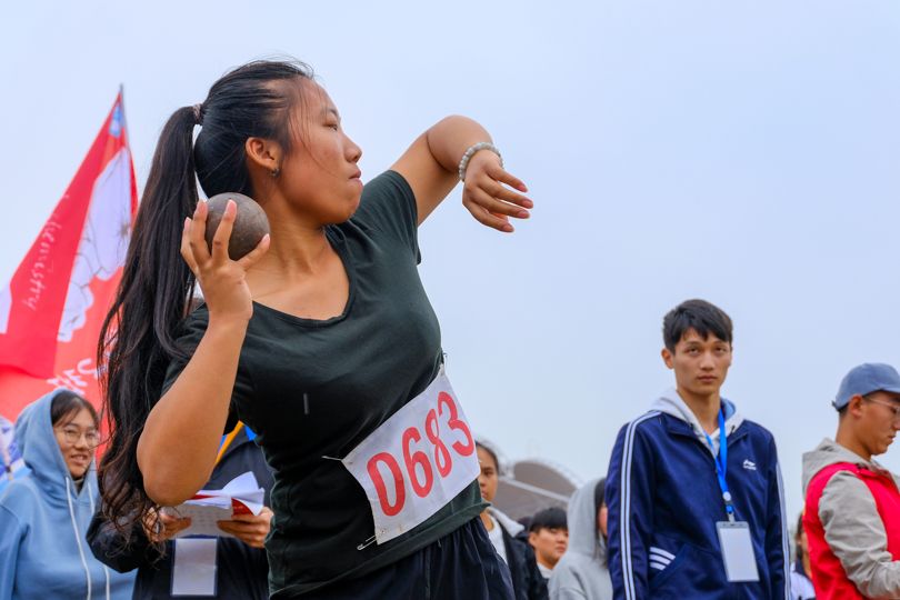 8da765f2c1154dbaa147d59d5f6d6e26.png 女子铅球特写.png