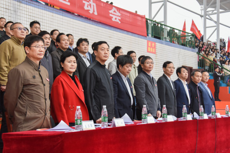 4feb2de8fdfd4f2794a23a94f44d0bdc.png 出席开幕式领导.png