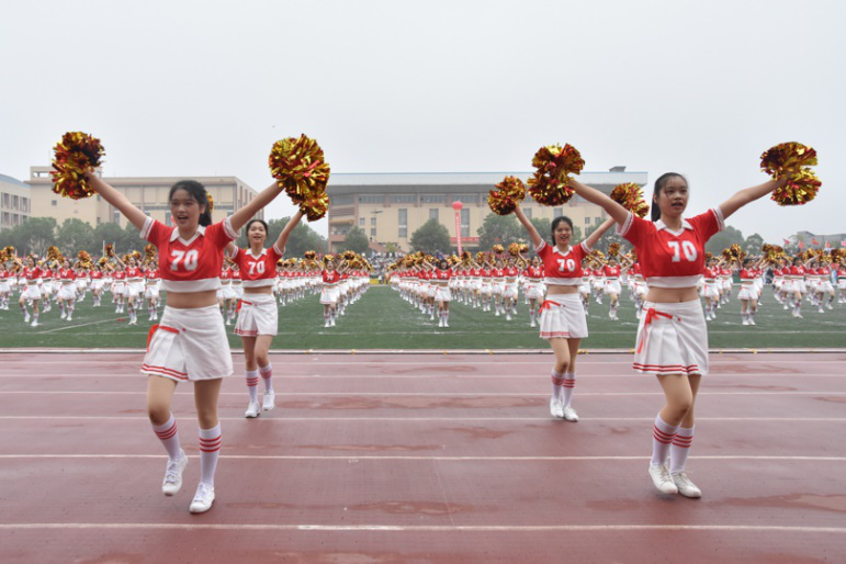 2c2940f731bd4dadb7573e9d469c2cdc.png 啦啦操表演.png