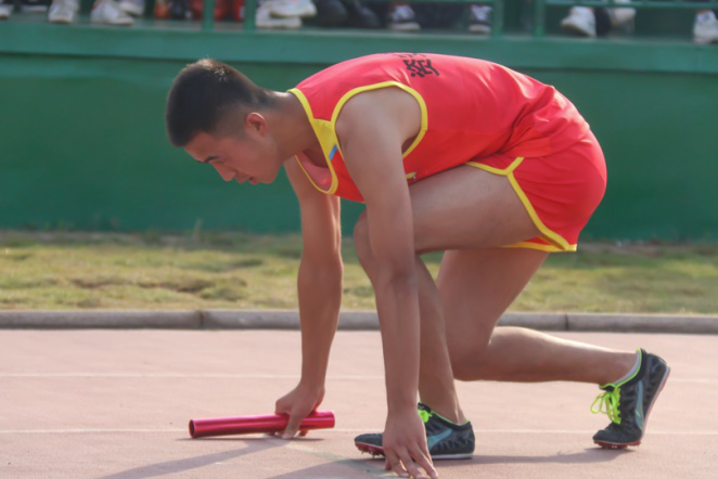 82dad42537024db8a25405c0f8c59b9b.png 运动员起跑.png