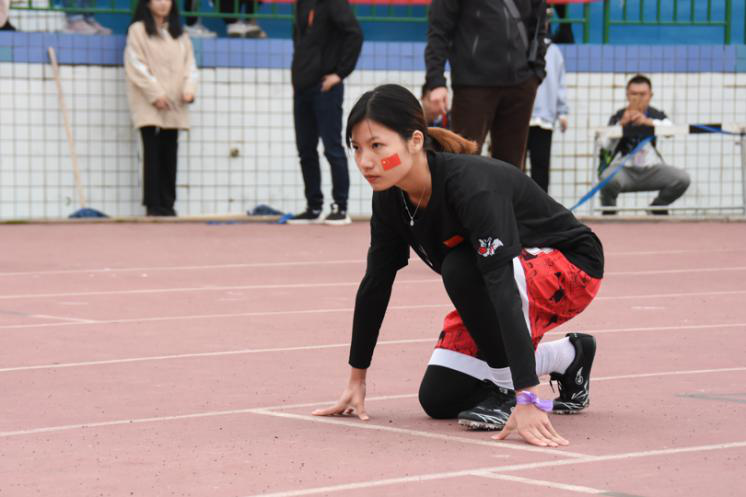 846ad6dbf87143d68b18dfdab818e6f8.png 运动员起跑.png