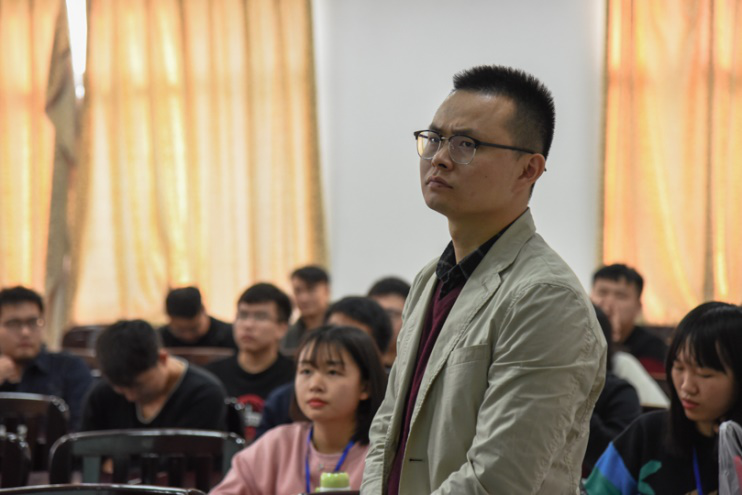 29f2629367c3486f93043d22b22d3c0c.png 老师提问.png